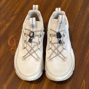 Women’s oncloud shoes